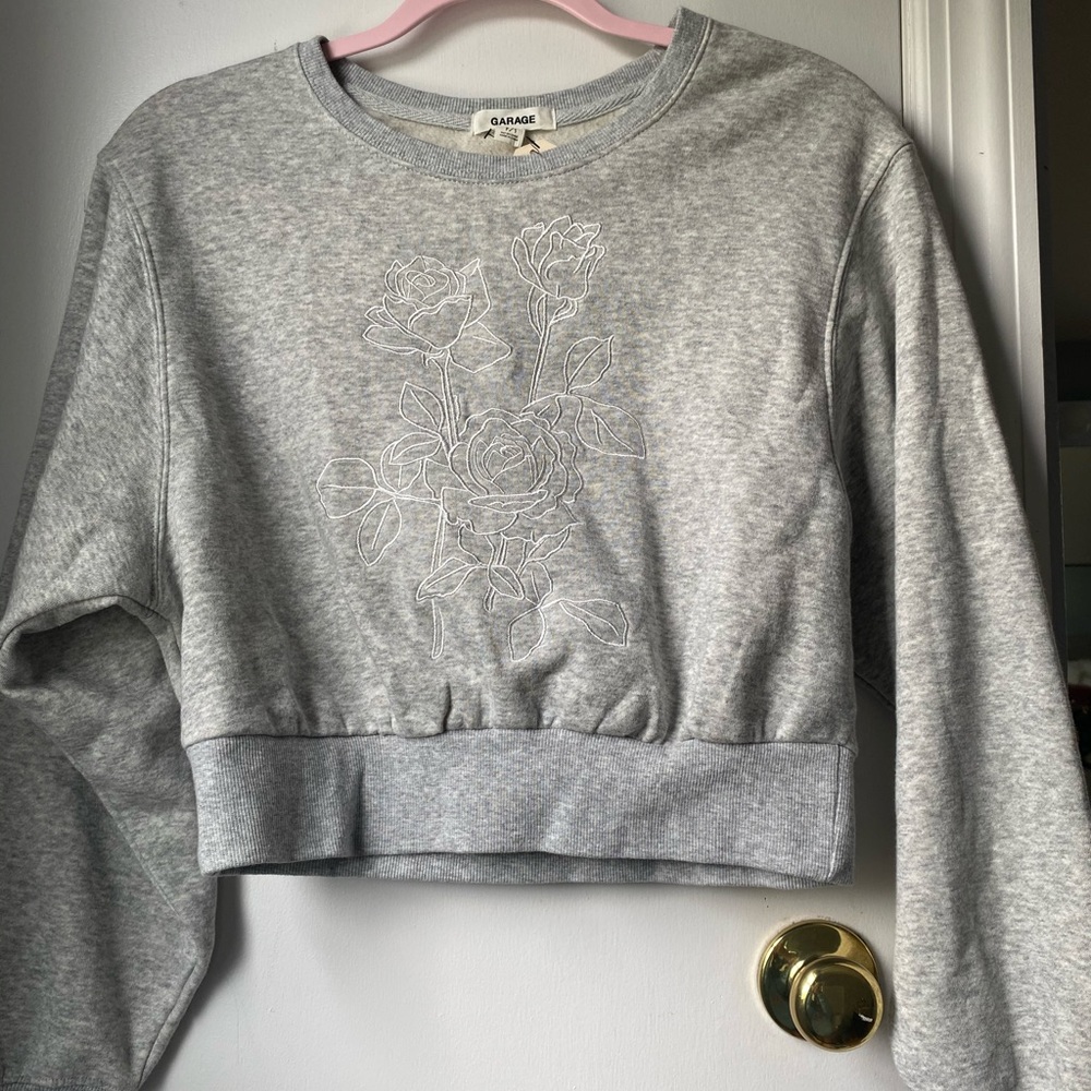 cropped sweatshirt